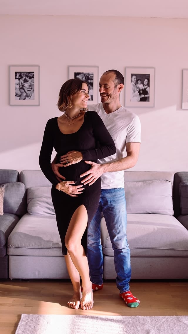 *L O V E*We are blessed.🙏🏼Je n’ai pas les mots pour exprimer tout l’amour, la reconnaissance et la gratitude que l’on ressent depuis quelques mois.🙏🏼.Nous sommes tellement émus de partager cela avec vous.🙏🏼✨✨✨#pregnant #rainbowbaby by @valentine_caporale