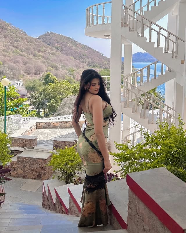 💚🧡🚞 by @tanyaroyy