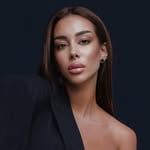 Madalina Caminschi(@madalina_caminschi)'s profile avatar