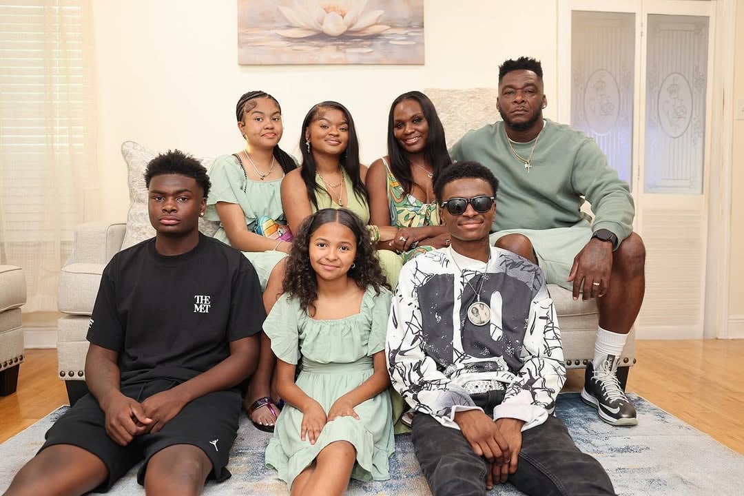 My family💪🏾❤️ by @steevies_mom
