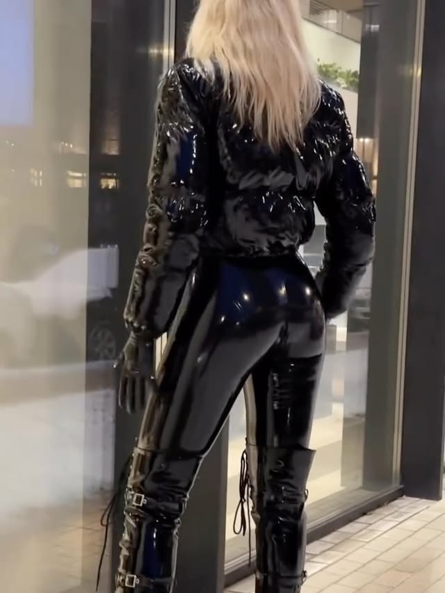 @masher_xtr #shinyleggings #shinyjacket #shinyboots by @shinygirlsclub