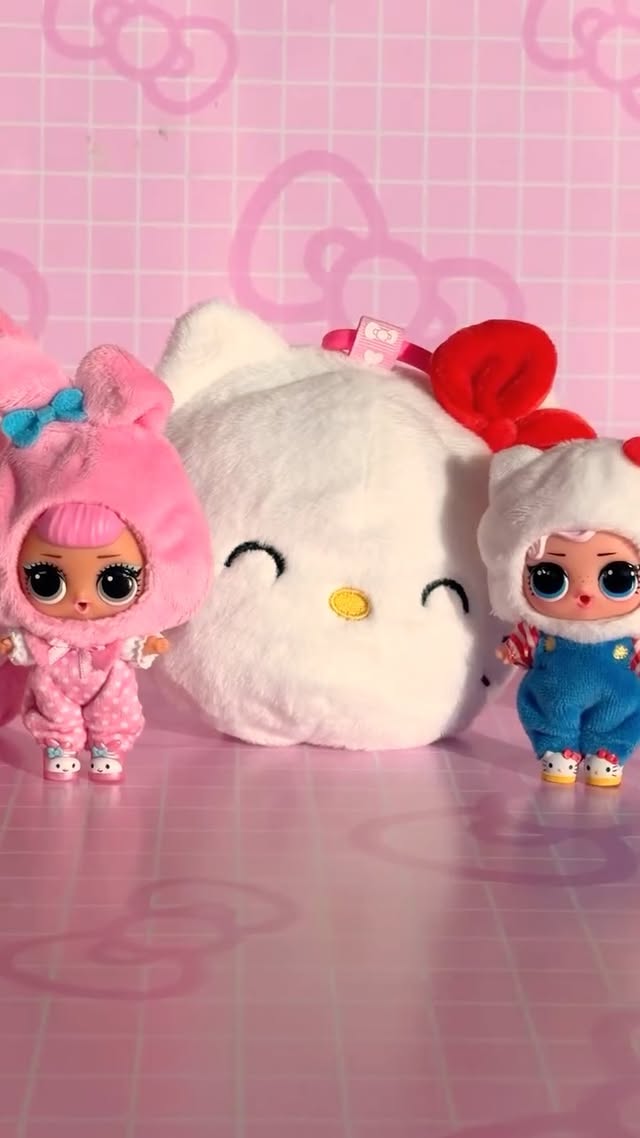 Meet the L.O.L. Surprise! @hellokitty and Friends Reversible Plush ✨ Unzip to reveal an adorable plushie tot, then flip the Hello Kitty pom inside out to discover a surprise @sanrio friend – two keychains, twice the fun!#HelloKitty #Sanrio #HelloKittyandFriends #LOLSurprise #CollectLOL by @lolsurprise
