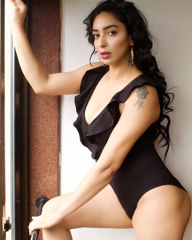 by @indian_hot_models._