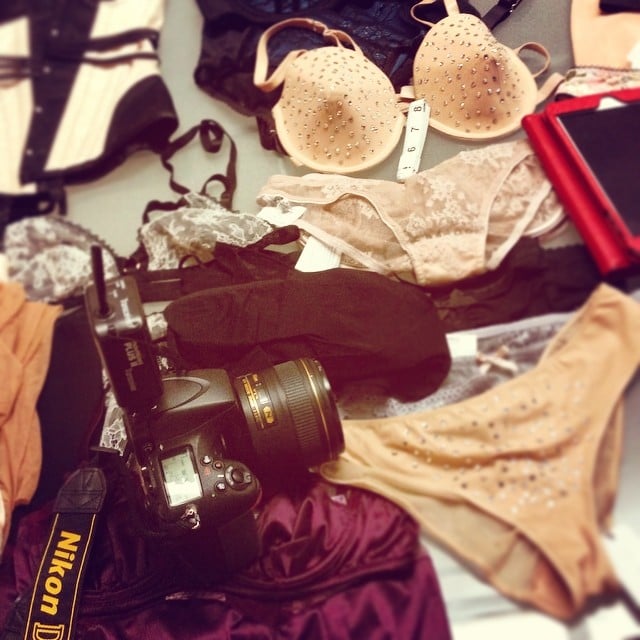 @nadiakinguk lingerie shoot today. Getting all Madonna! #pointybrasrule #lingerieshoot 💄🎀😍 so pruuuutyy!