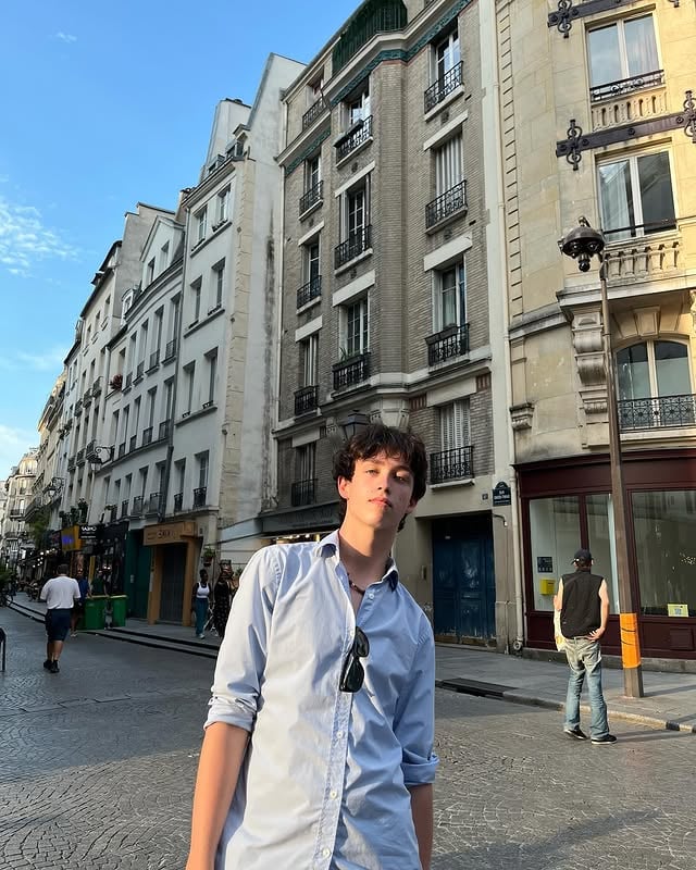 bonjour croissant souvenir by @_santitrevisan_