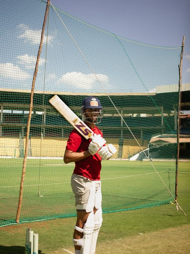 Eyes on the ball. ZS on the blade 🏏 by @skiddyy