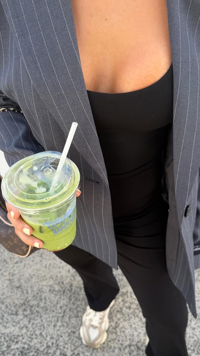 Coffee runs wearing @lornajaneactive 🍵 🤍 use code ALEXJ20 for $ off your favourite pieces! by @alexandrajolly_