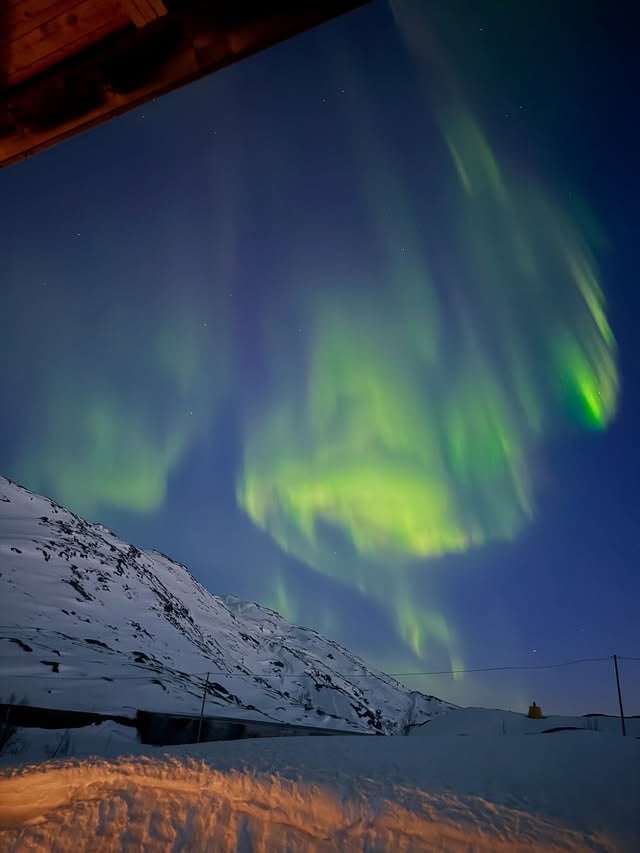isn’t it wonderfuland strange and curioushow the world is full of beauty,still. by @yoga_girl