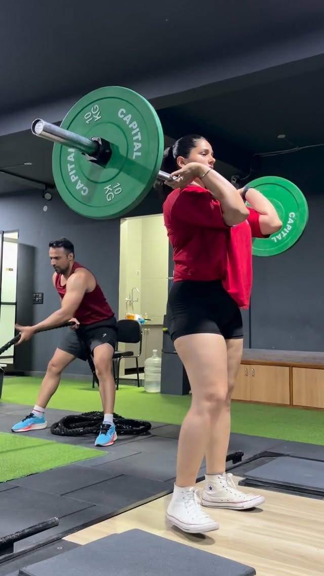 Hum aur hmara bhondu 🐶@bingo_badmoshhh @hyroxindia @athletesashram #hyrox #hyroxindia #hyroxprep #trendingvideos #viral T-shirt - @berevaan_official by @kajalexplore_fit