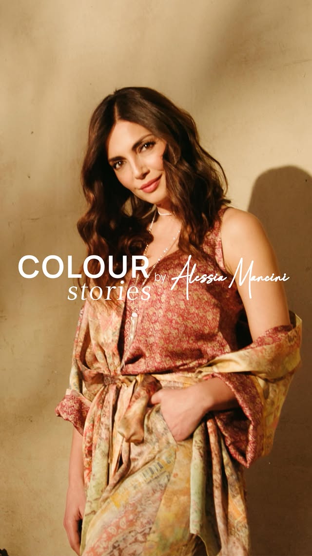ADV Colour Stories.La mia nuova capsule 😍Nasce dalle sfumature che ci attraversano ogni giorno.Anche quelle che non sapevamo di avere… o che non abbiamo ancora avuto il coraggio di mostrare.Ogni colore è una sensazione.Un modo diverso di sentirsi, di raccontarsi.Io le ho vissute tutte.Adesso voglio scoprire le vostre.Perché alla fine…non è mai solo un look.È una storia.Devi solo scegliere quale vuoi raccontare oggi 🤩@oltrefashion