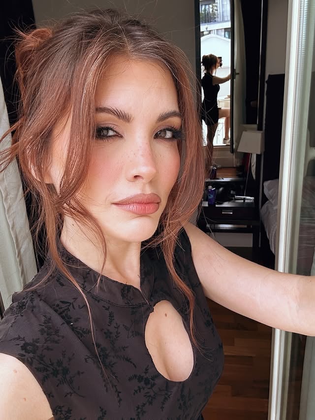 ¿Qué foto os gusta más de todas? 🙄Creo que este maquillaje tipo Sunkissed es el que mejor me queda 🫣Además desde que descubrí como hacer los labios como Nina Park, estoy enamorada 🫦 by @iamcristinini