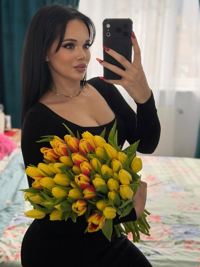 Flori pentru suflet, vibe pentru inimă 💛 by @nicoleta.emilia.23