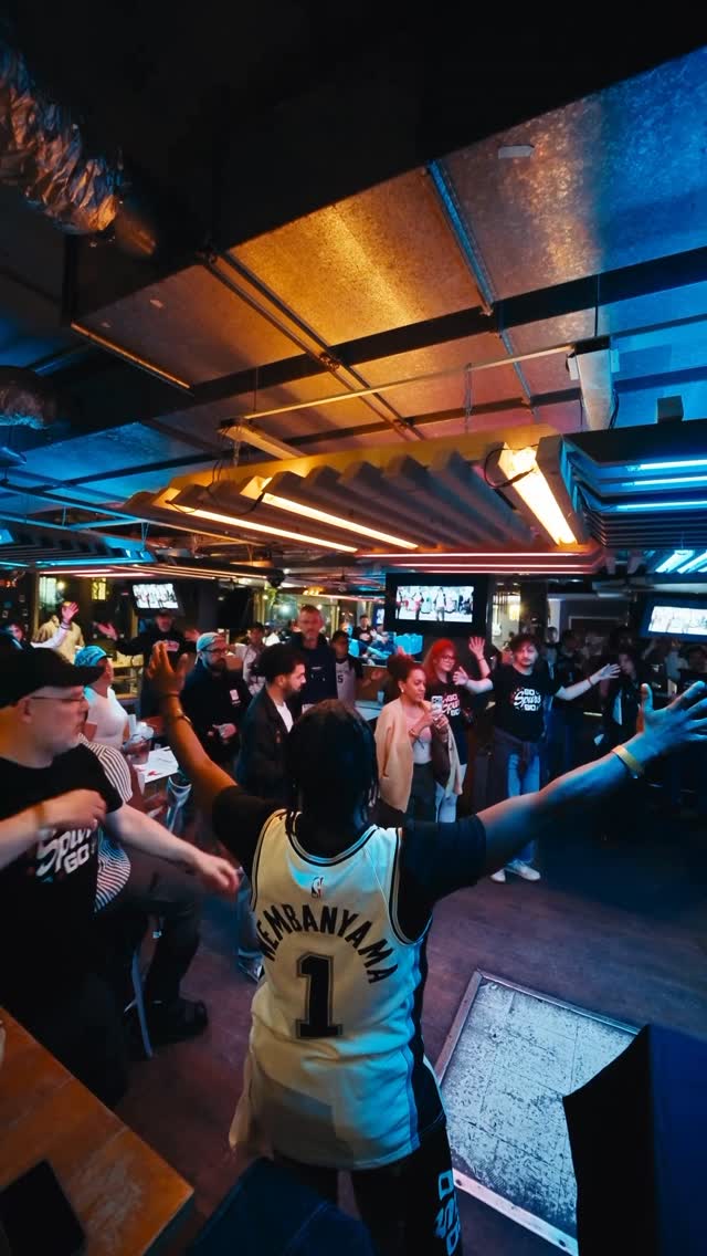 Retour sur la Watch Party @lesspurs à Paris en vidéo. Vous avez été incroyables !!!!On remet ça quand ?#gospursgo #allezspursallez by @lesspurs