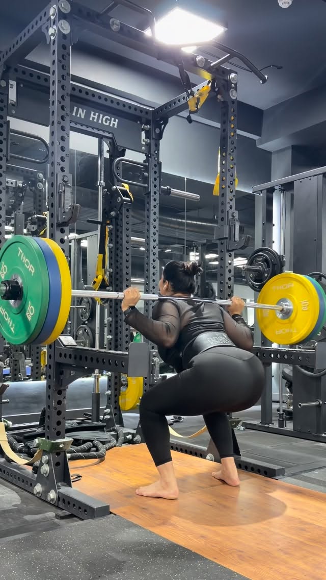 Weights make me happy 🖤 #gym #legday #workout #fitness #fit by @kajalexplore_fit