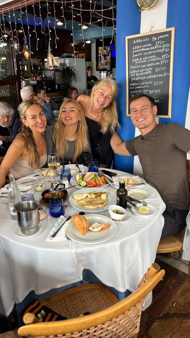 Muttertags Überraschung ❤️ #deutschland #marbella #muttertag by @janamariaherz