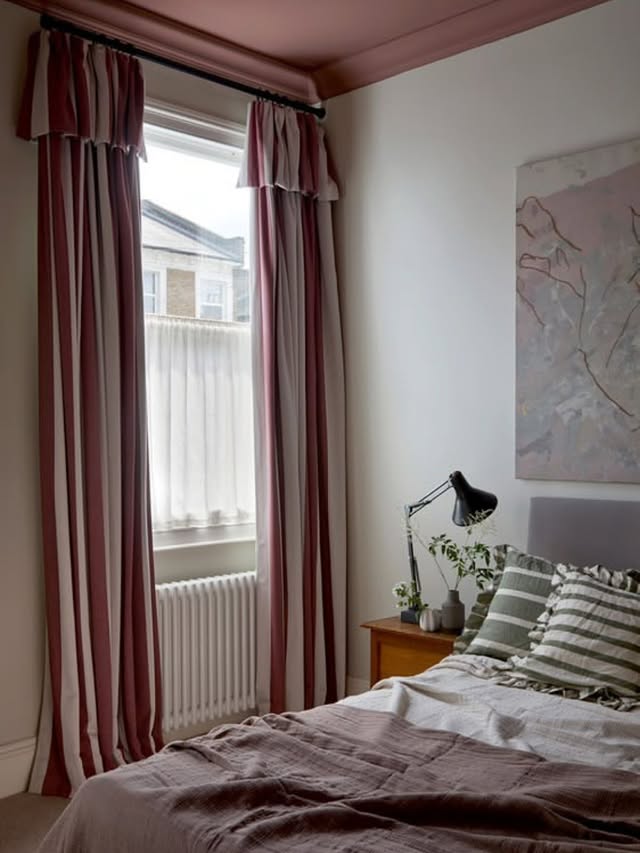 Happy Sunday, folks! Looks like it's as hot at home as it is here 🇬🇷, the perfect kind of weather for generous stripes and open windows...Seen here in @studiosacreste ‘s Camberwell Townhouse project, our Claret Sleeper Stripe curtains with a pretty flop over frill header ❤️… the wide scale of the stripe is such a lovely way to draw the eye up and make a room feel that little bit taller. If you’ve been thinking about made to measure curtains for your space, take a look online or drop us a line and we can help you with the next steps. 📷 @annastathakiphoto by @torimurphytextiles