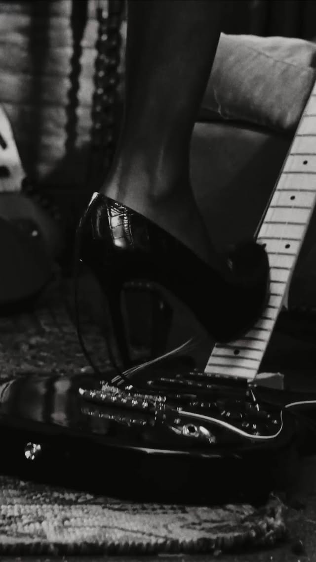 rock music. song and video out tonight. 9pm pst.