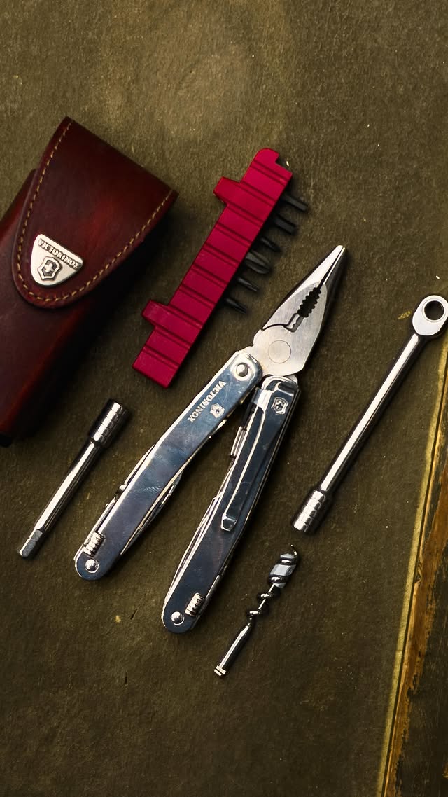 The @victorinoxnorthamerica Swiss Tool Spirit X has become my go-to EDC multitool. But Victorinox sells it as a kit with their ratchet, and it’s seriously underrated. It’s simple, the quality is fantastic, and it’s designed to be stored with bits. It’s really tough to beat, especially as an all-in-one setup with the sheath. #ad ..Thank you to our channel sponsors who keep it real, make awesome gear, and make this whole thing possible: @bigidesign, @worksharptools, and @onxoffroad by @bestdamnedc