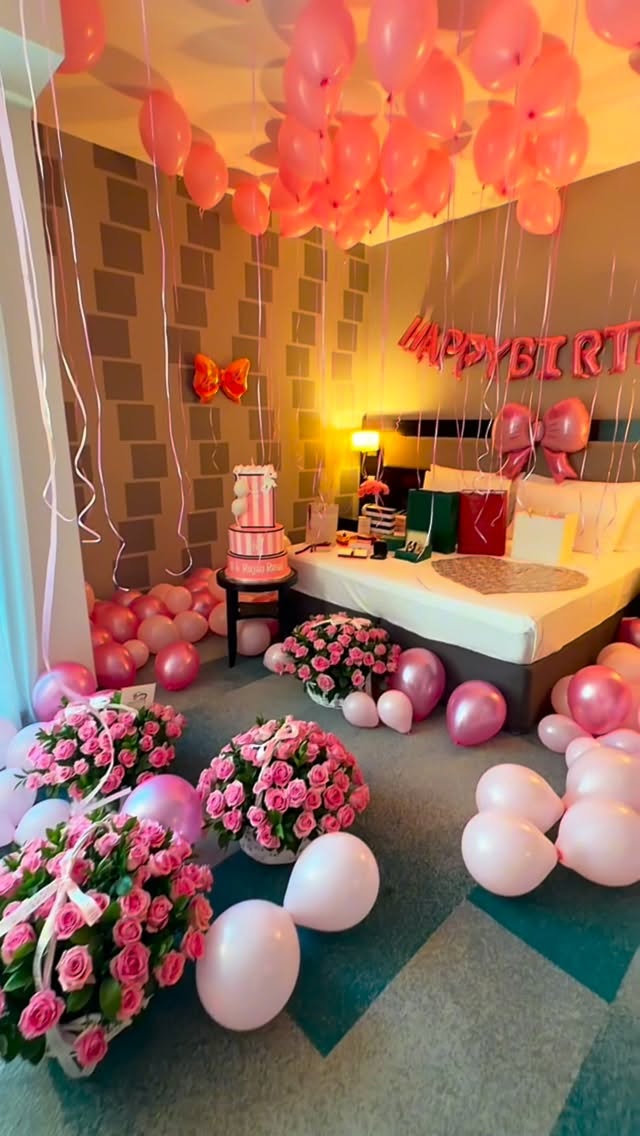 Happy Birthday to meeeeee🩷🙈🎂#mybirthday🎂 #dubaibirthdayparties #happybirthday #birthdaydesign #myday by @rojanrasai