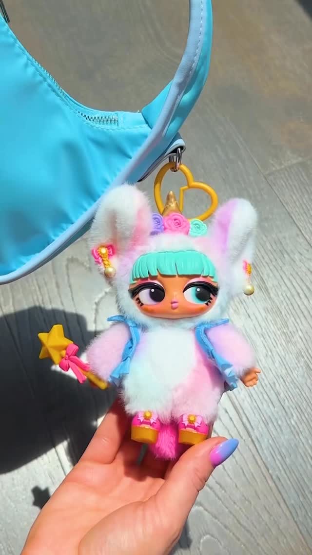 We’re obsessed with Unique-Cora’s pop-star inspired FUR-sonality 🥹🦄💞 The #LOLSurprise Plush Surprise are now available @amazon! by @lolsurprise