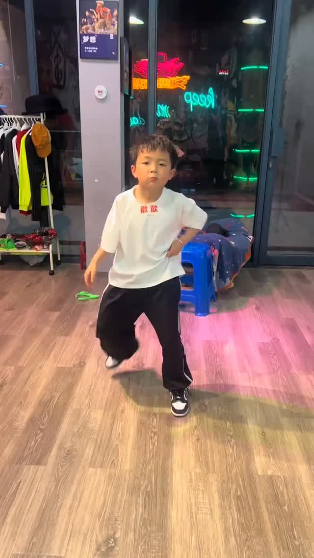 帅🔥🫶❤️Follow for more 🥰♥️Credit douyin:Lucky hang hang #jech123 #dancekids by @jech.1234