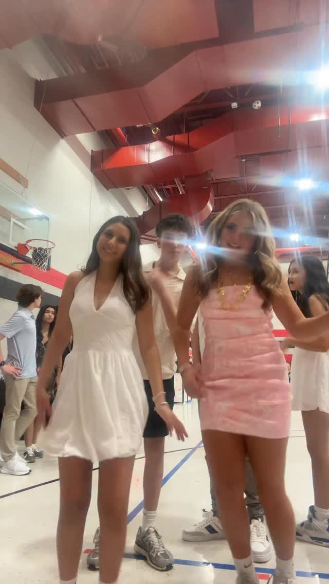 Sneaker 👟 Dance 🪩 #8thgradedance by @isabellaklein__