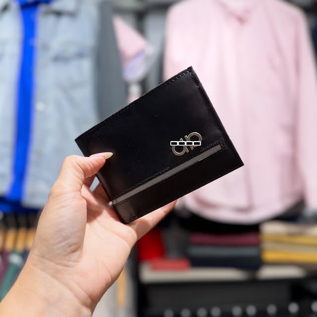 Billeteras disponibles de cuero Visitanos: C.C Merpoeste, pb local 130 pasillo perdiz, Chacao - Caracas 📍Tenemos delivery en Caracas y realizamos envíos nacionales por la agencia de tú preferencia 📦✈️ by @wyshopve