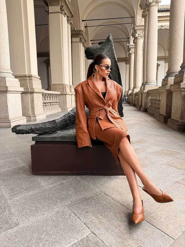 today’s personality: leather & sunglasses.Total look: @madalinacaminschiofficial by @madalina_caminschi
