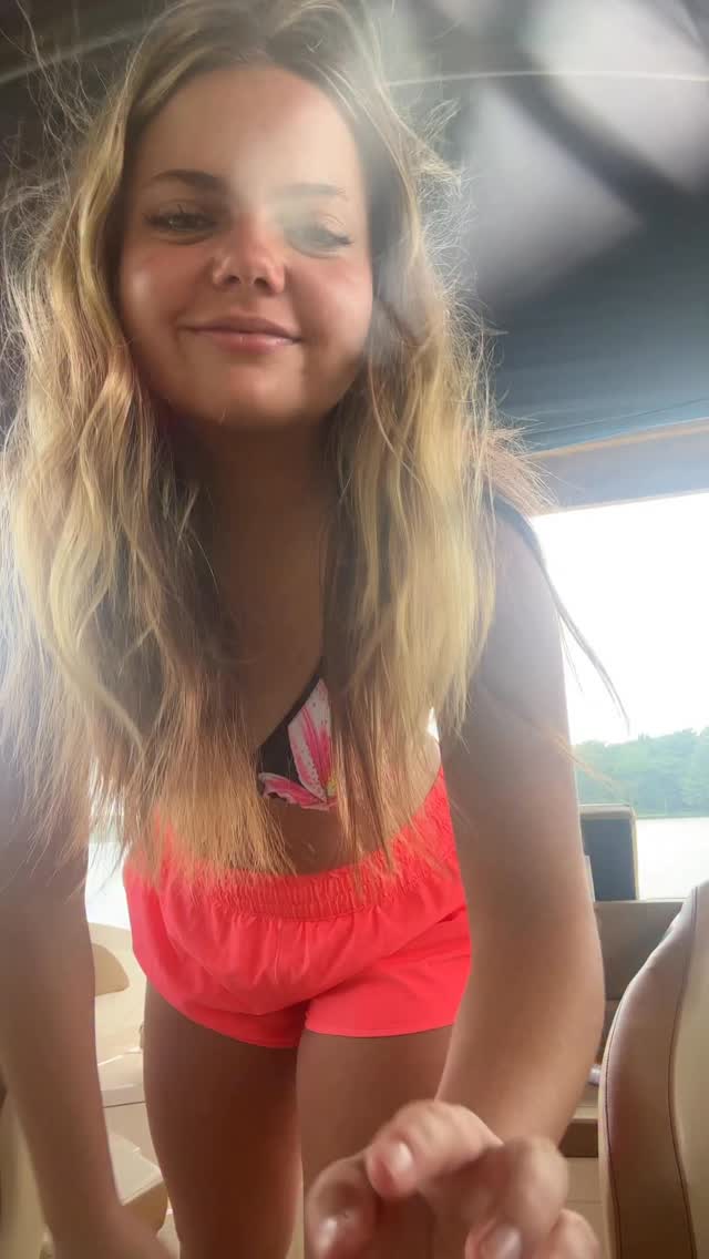 Lake time with J 🌊🚤🌊 by @isabellaklein__