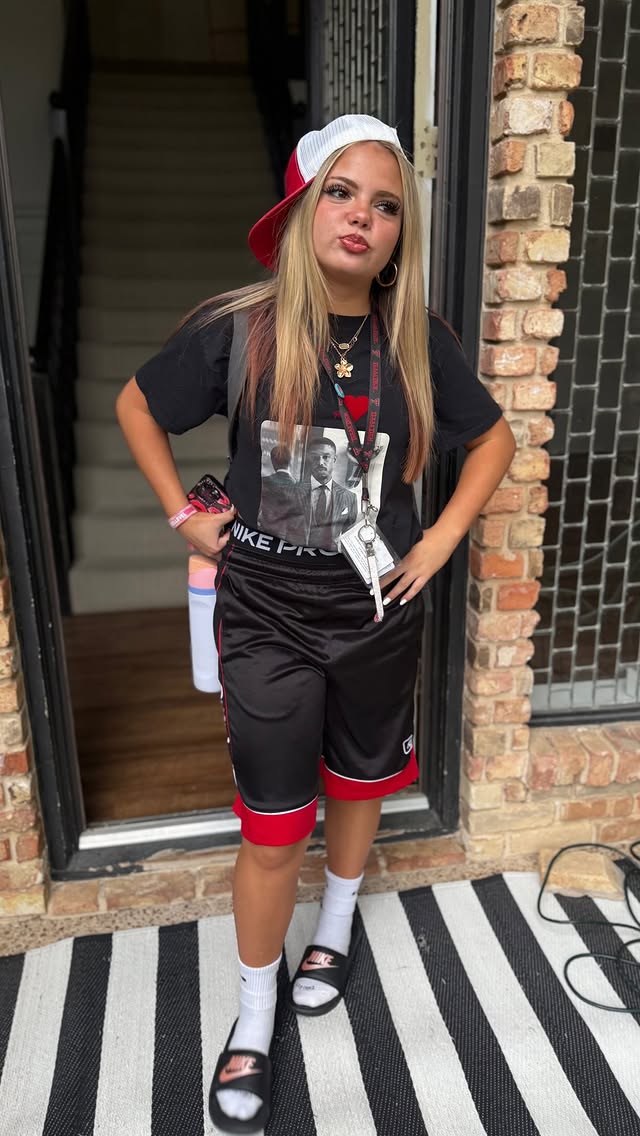 8th grade and middle school is ending, so we had our fav dress up day: Dress like ADAM SANDLER! 🧢🩳👟#adamsandler #seniorfit #schooldressupday #adamsandlerfit by @isabellaklein__