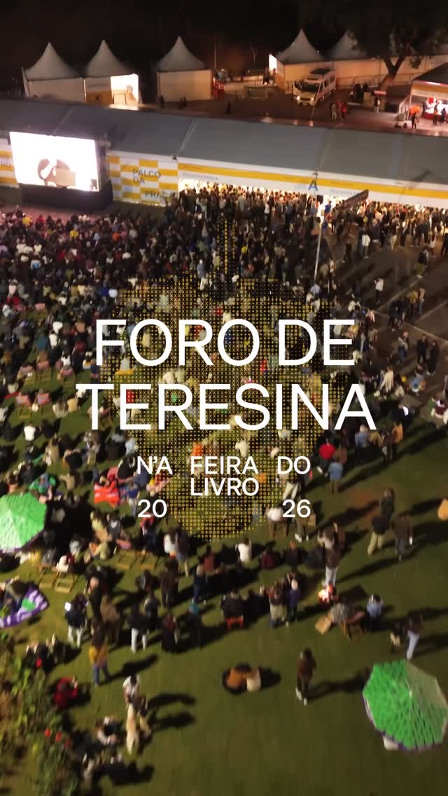 FORO NA FEIRA 🎙️Um mar de gente veio pr’A Feira do Livro conferir o episódio especial do podcast Foro de Teresina da Revista Piauí! A Praça Charles Miller lotou para acompanhar Ana Clara Costa (@anaclaracosta____), Celso Rocha de Barros (@celsorochadebarros) e Fernando de Barros e Silva (@fernandobarrosesilva_) em um debate acalorado sobre os últimos acontecimentos políticos do nosso país. É de arrepiar ver essa energia e a quantidade de pessoas reunidas por aqui para prestigiar um dos maiores podcasts de política! Conta pra gente nos comentários: qual foi o seu momento favorito do debate?📚🍐🍍A Feira do Livro 202630 de maio a 7 de junhoPraça Charles Miller | Pacaembu | São PauloEntrada gratuita🗓️ Horários de funcionamento:30 e 31 de maio (sábado e domingo): das 10h às 20h1º a 3 de junho (segunda a quarta): das 14h às 21h4 a 7 de junho (quinta a domingo): das 10h às 20hRealização: Ministério da Cultura (@minc), Associação Quatro Cinco Um (@quatrocincoum) e Maré Produções (@mare.producoes.culturais)Identidade visual: @estudiocampo 🎥 @terebi.ag by @revistapiaui