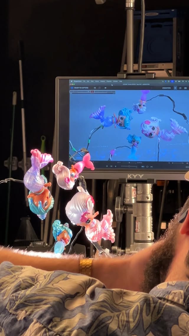 These sisters were mer-made for each other 💙 Dive behind the scenes of this magical moment ✨ by @lolsurprise