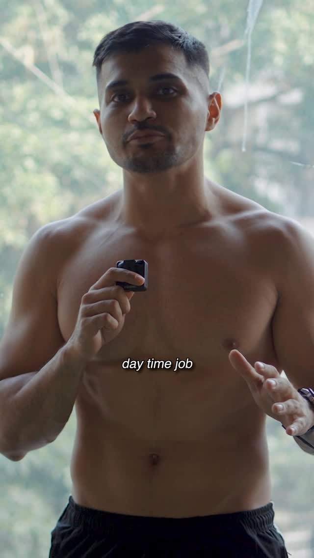 Extremely proud of this hard working young man. With 4 hr of sleep at night. And 1 hr of nap during the day. He has achieved a presentable beach body. He dropped body fat while simultaneously gaining strength & lean muscle mass. I wonder what he can achieve with good 8-10 hrs of sleep & 4-6 solid meals a day. #hardwork 📧For Online Coaching: YashSharmaFitness@gmail.com by @yashsharmafitness_