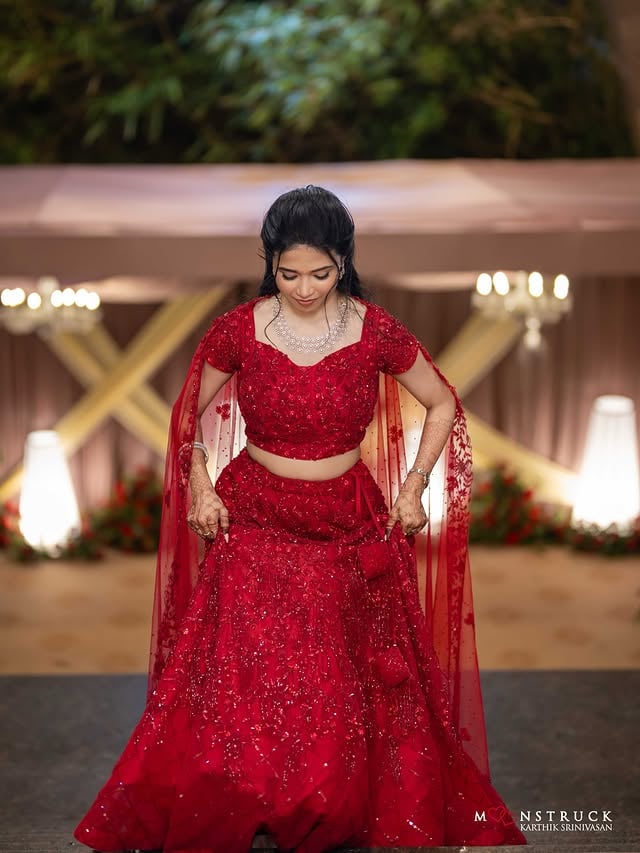 What a beautiful bride you turned out to be ❤️@abinaya_rajendiran’s reception lookPictures by : @moonstruckbykarthiksrinivasan Hair by : @hairbyabis by @ramya_shiva