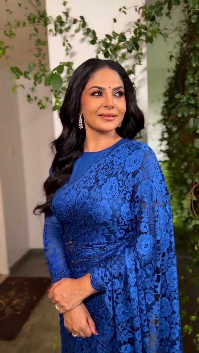 Just a little extra love for sarees 💫 💙#sareelove by @asha_sharath_official