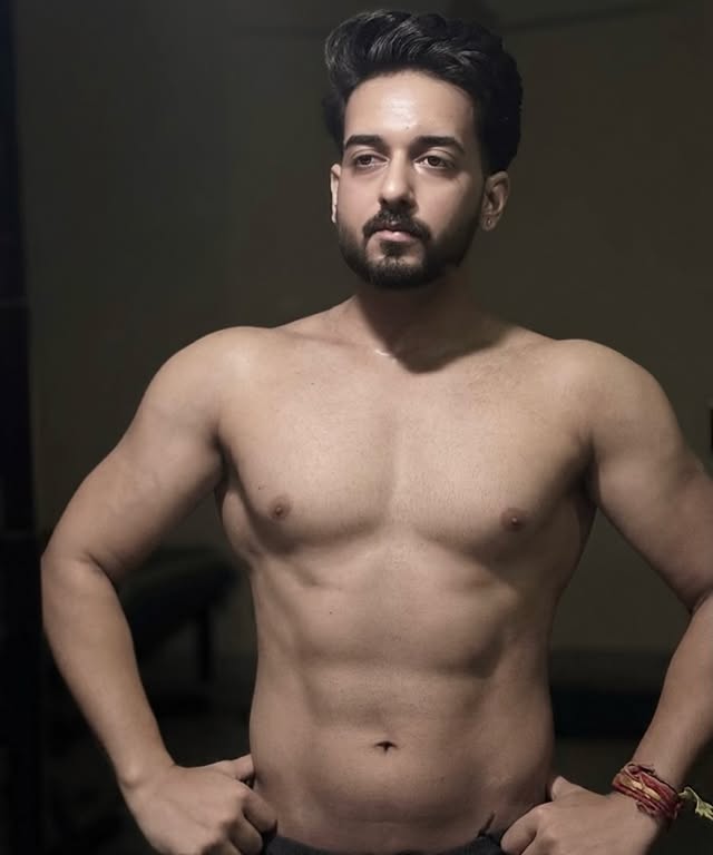 Not the leanest. Not the biggest. Just getting better than yesterday. #bodybuildinglifestyle #beachbody by @nitin_kalsotra