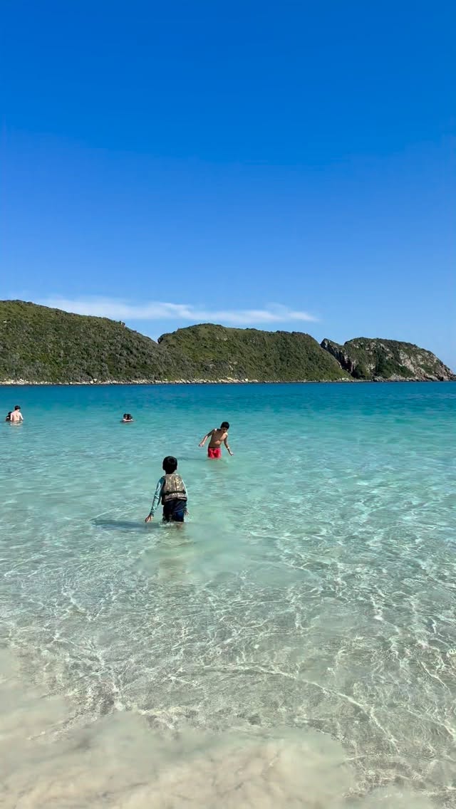 Isso aqui é Brasil, isso aqui é Arraial do Cabo 🇧🇷⭐️⭐️⭐️⭐️⭐️#arraialdocabo #turismo #travel #explore #turismorj by @arraialplus