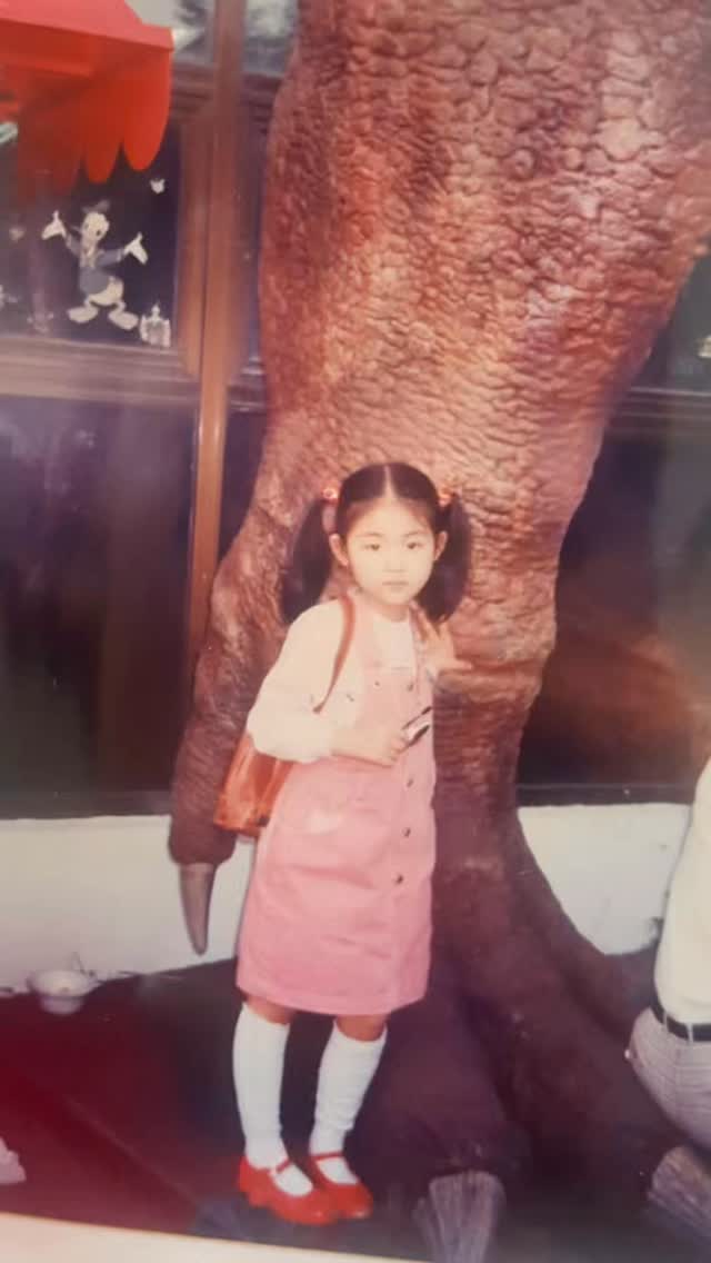 #광고 @cnplaboratory.official 급하게 촬영 있거나 피부 컨디션 끌어올려야 할 때 제가 자주 찾는 앰플 ..🫧💗빠른 피부 컨디션 개선이 필요한 피부💗 촉촉하고 광 나는 피부를 원할 때💗 화장이 잘 먹는 피부를 원할 때올리브영 1등* 앰플! 보습 제대로 채워주고, 예쁜 속광 만들어주는 20년차 베스트 셀러 앰플이에오! CNP가 엄선한 프로폴리스로 영양 공급 + 마데카소사이드 함유로 진정 케어 까지!한 번 사용으로 5초 만에 피부 보습, 윤기, 결 개선! 피부 벼락치기 앰플 이라구 이미 다들 알죠~? 속건조는 잡고 쫀쫀한 마무리감으로 베이스 착붙 피부 만들어주는 화잘먹 앰플 추천이야 완전..💗🧴#차앤박 #CNP #국민앰플 #21년베스트셀러 by @mirumik