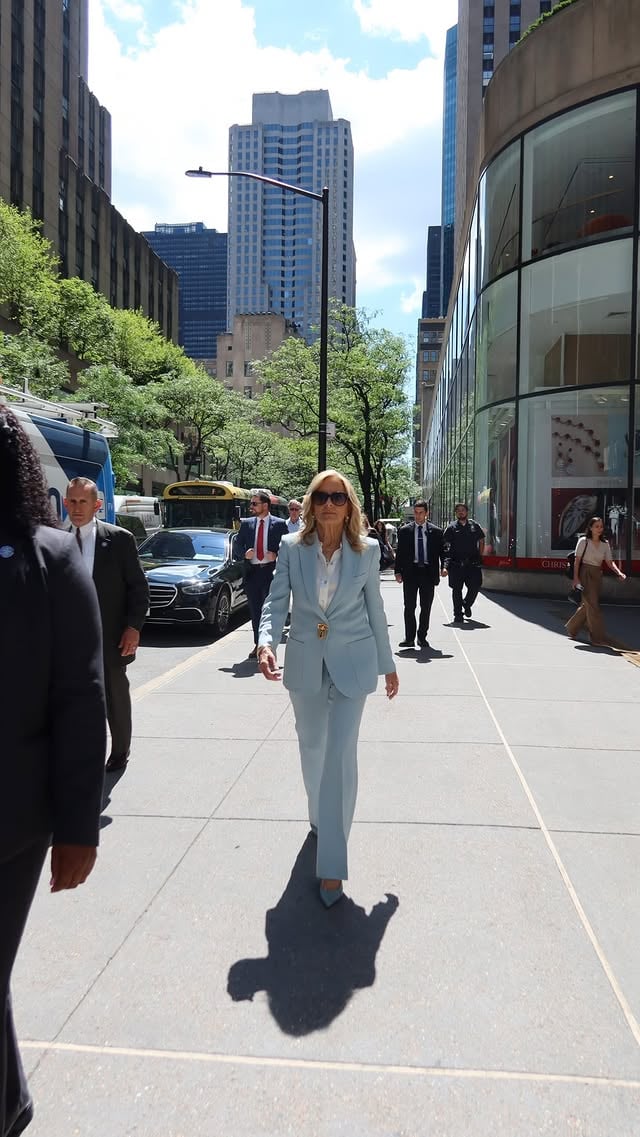 Good morning New York 🍎 by @drbiden