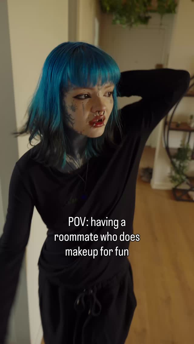 Don’t mind the computer 🥒.cr: @jestermothx ..#makeup #goth #alternative #altmakeup #bestfriend by @virgoamity