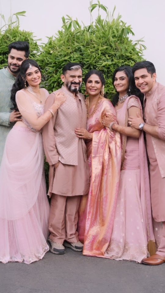 All my cuties in one frame ❤️#family #fun #engagement by @asha_sharath_official