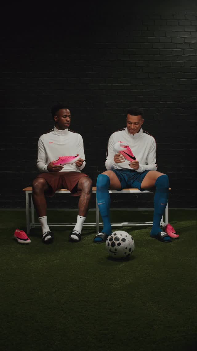 Speed Recognizes Speed 🤝New Mercurial Superfly & Vapor available now. by @vinijr