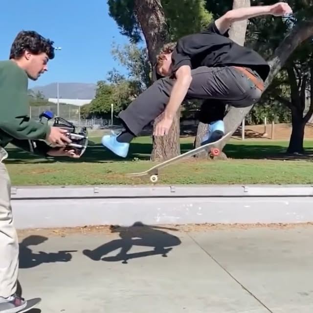 Who’s done the sickest Kickflip on flat you’ve seen? Whether a skater pops one high, long, over a bench, a table or just for kicks on flatground, we’re always stoked to see a dope, stylish Kickflip come around. So here’s a collection of some of our favourites + Oscar the G’s Ollie at Parallel for clarity, to refresh your memory of a few sick ones that’ve gone down, ft: @jakehayes #jakehayes 🎥: @jakedarwen @aimu_yamazuki #aimuyamazuki 🎥: @wakyo_sakamoto @sp_the_ghosttt #shawnpowers 🎥: @palaceskateboards @tyshawn 🎥: @adidasskateboarding 🎶: ‘Runnin’ from the KKKlan’ @eyedress ft @chillestblackest @ibusanyang #ebousanyang 🎥: @polarskateco @kevinspankylong #kevinspankylong 🎥: @beagleoneism Oscar the G 🎥: @amrit Get them on loop to see for yourself and read Ebou’s interview on our site for his perspectives on boosting tricks and Spanky’s piece for his thoughts on filming, his art and his favourite tricks of all-time and more. by @thenocomplynetwork