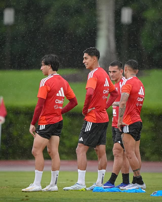 𝗡𝗶 𝗹𝗮 𝗹𝗹𝘂𝘃𝗶𝗮 𝗱𝗲𝘁𝗶𝗲𝗻𝗲 𝗮 #𝗟𝗮𝗕𝗶𝗰𝗼𝗹𝗼𝗿 🇵🇪 🌧️💪🏼El equipo continúa trabajando en Miami con intensidad y la mirada puesta en el próximo reto. 🔥#UnSentimientoQueNosUne by @labicolor