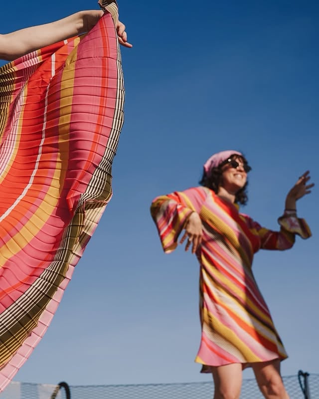 Des rayures à perte de vue, une nouvelle capsule à l’horizon… Rendez-vous vendredi midi pour découvrir Les Brugnons. by @makemylemonade