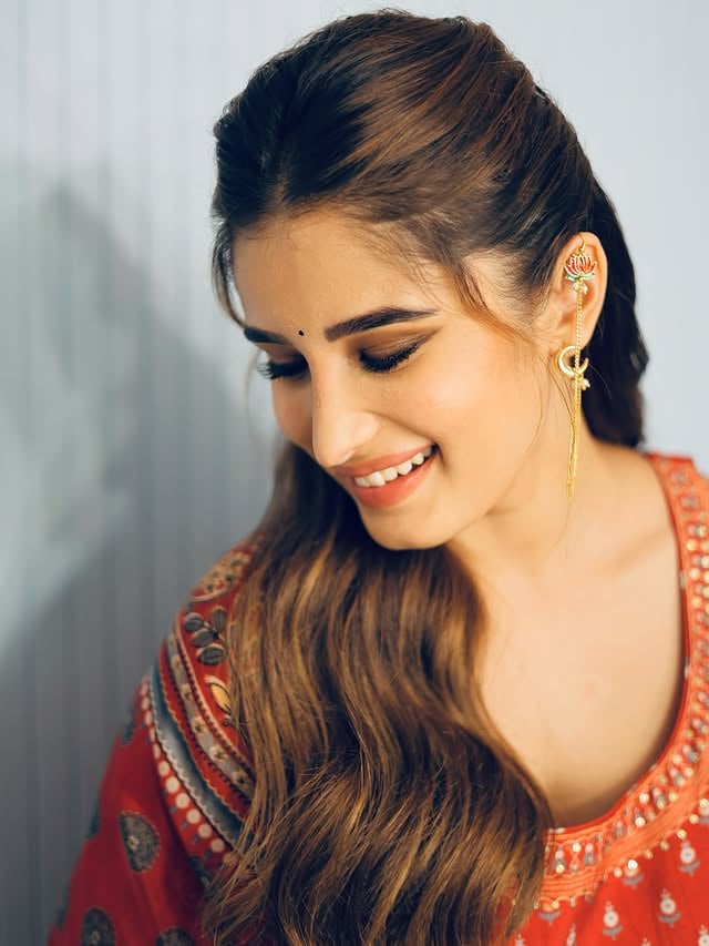 Thank you for all the love❤️In theatres- sooner than you think🤫😋 by @rashathadani