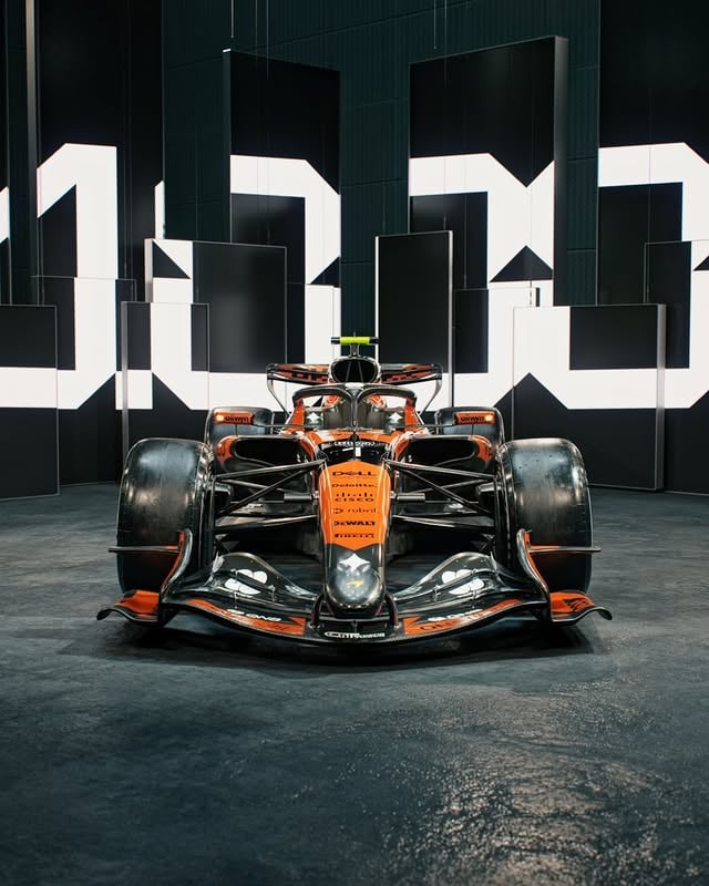 🚨 McLaren odhaluje speciální lakování pro VC Monaka. Pro papájový tým se jedná o speciální víkend, jelikož právě zde McLaren pojede svoji Velkou cenu s pořadovým číslem 1000! Jak se vám líbí? 🧐 by @eisking_f1