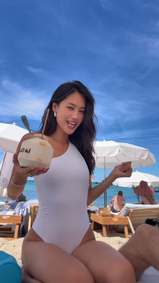 Coconut WATUH 🐬🥥