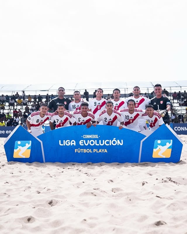 ¡𝗜𝗻𝗶𝗰𝗶𝗮𝗺𝗼𝘀 𝗹𝗮 𝗰𝗼𝗺𝗽𝗲𝘁𝗲𝗻𝗰𝗶𝗮! 🏝️#LaBicolor 🇵🇪 de Fútbol Playa Sub20 y Mayor se enfrentaron a Brasil, en su primera fecha del torneo CONMEBOL LIGA EVOLUCIÓN, que se realiza en Ecuador. #Sub20 ➡️ 🇵🇪 (2) vs (6) 🇧🇷 #Mayor ➡️ 🇵🇪 (2) vs (3) 🇧🇷#UnSentimientoQueNosUne by @labicolor