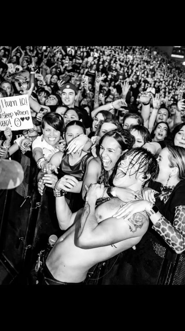 Family 🇺🇸 by @yungblud